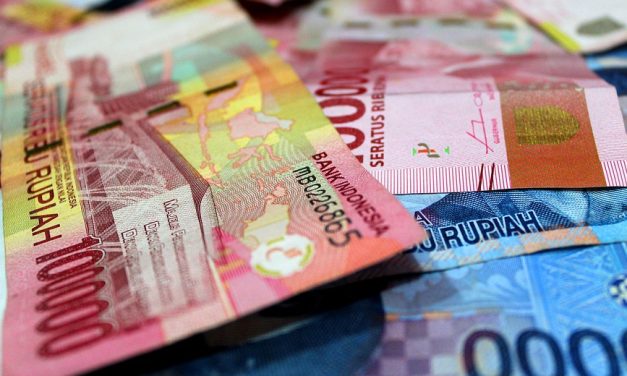 Alat Transaksi Uang Memiliki Nominal Yang Berbeda