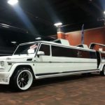 Mobil Mewah Limousine Yang Bentuknya Panjang Ke Belakang