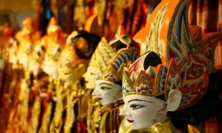 Pementasan Budaya Indonesia Sebuah Wayang Golek