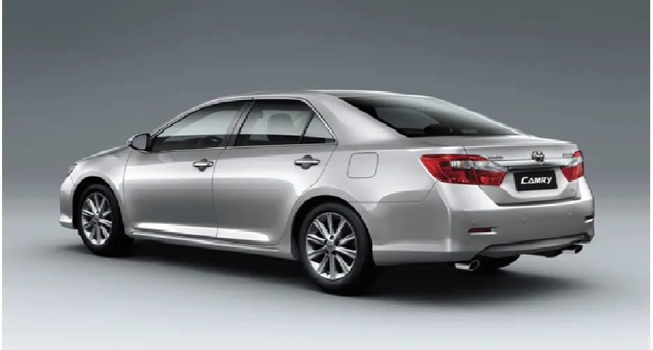 Kendaraan Sedan Mobil Toyota Camry Yang Cukup Elegan