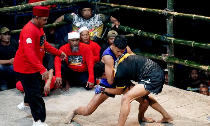 Tradisi Olahraga Pencak Dor Dari Pulau Jawa