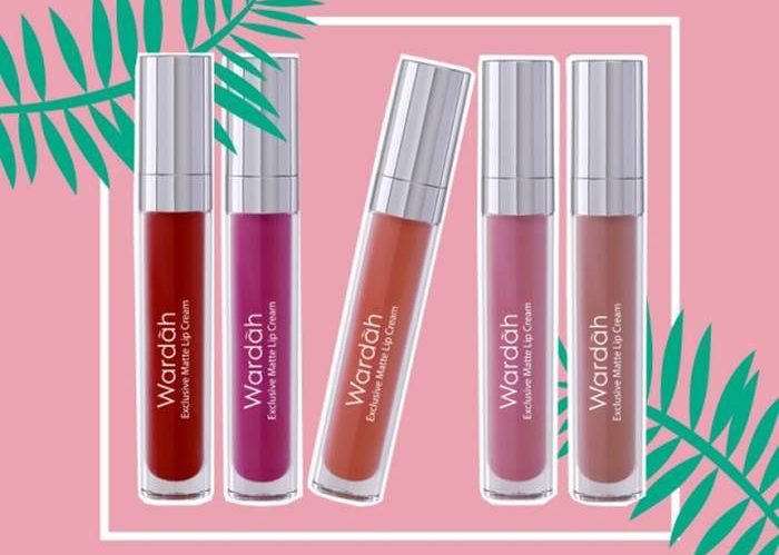Perlengkapan Kosmetik Gincu Atau Lipstik Perempuan