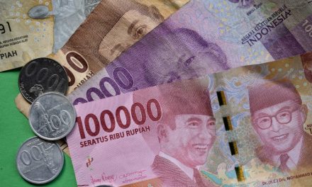 Transaksi Jual Beli Dengan Perangkat Sah Uang