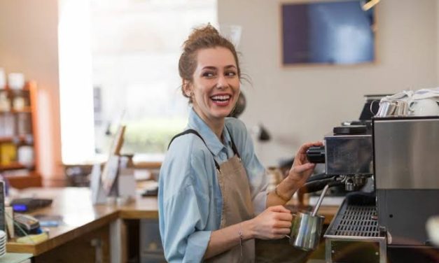 Profesi Ahli Barista Dalam Membuat Hidangan Kopi