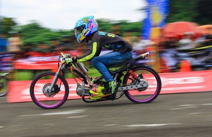 Balap Jalanan Drag Yang Tentunya Sangat Di Larang