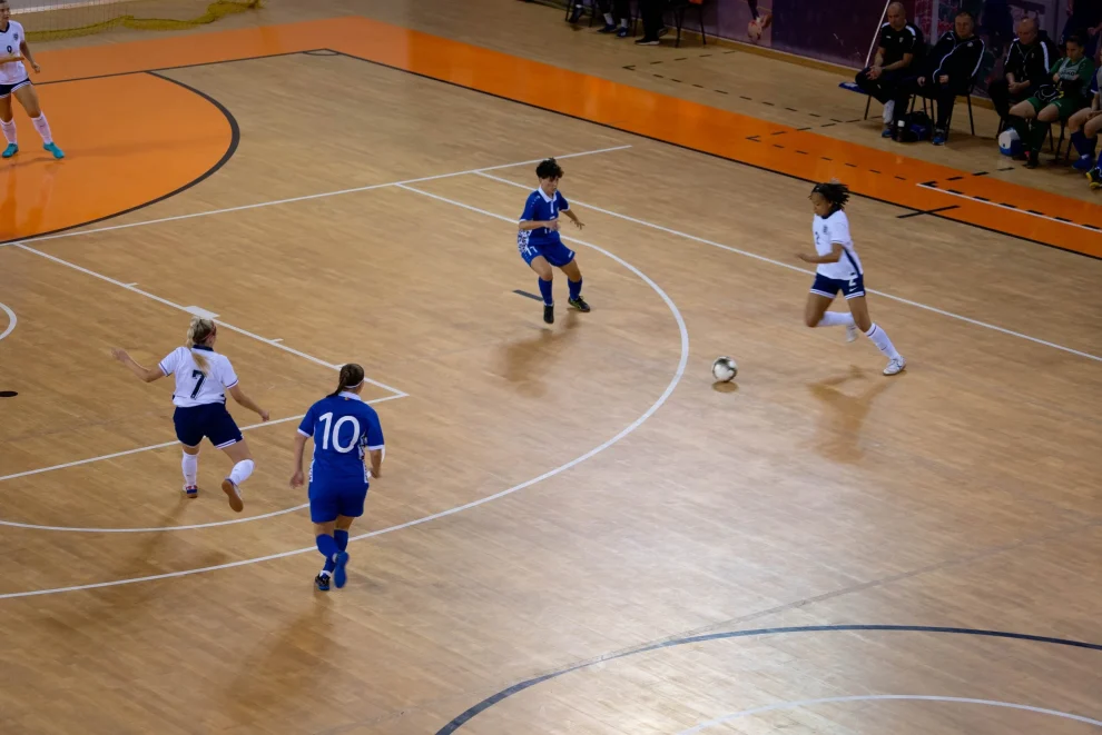 Olahraga Bola Sepak Futsal Seperti Lapangan Besar