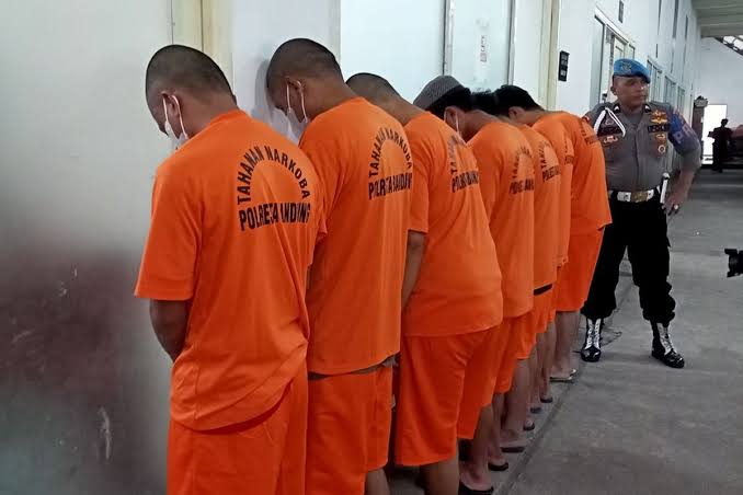 Penetapan Seseorang Tersangka Atas Tindakan Kejahatannya