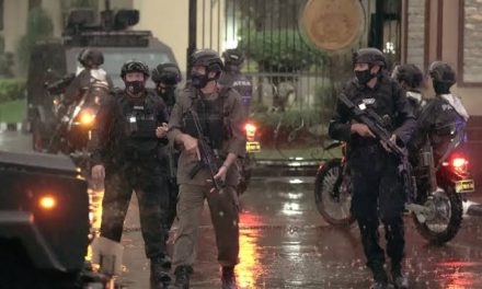 Tindakan Bahaya Teroris Sekelompok Orang Bersenjata