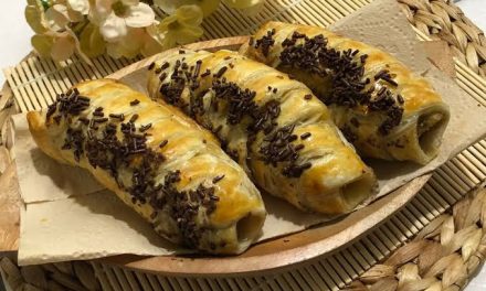 Camilan Berbahan Pisang Di Lapisi Kulit Tepung