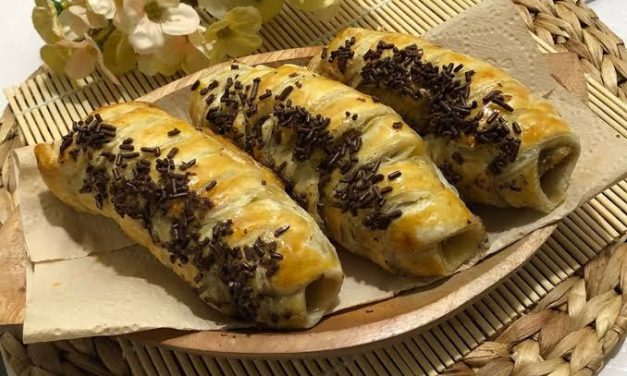 Camilan Berbahan Pisang Di Lapisi Kulit Tepung
