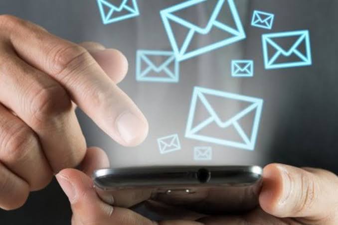 Komunikasi Teks Melalui Pesan Singkat Pada SMS