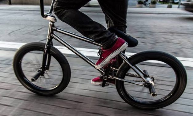 Ukuran Kecil Dari Sepeda BMX Untuk Penampilan