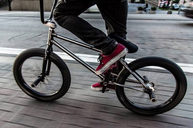 Ukuran Kecil Dari Sepeda BMX Untuk Penampilan
