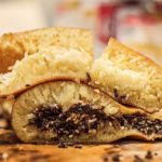 Jajan Pinggiran Martabak Dengan Rasa Yang Manis
