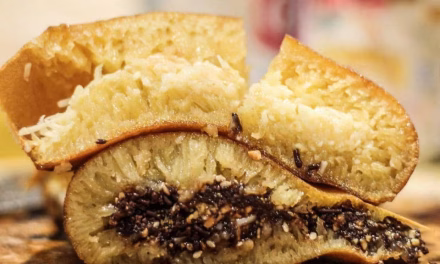 Jajan Pinggiran Martabak Dengan Rasa Yang Manis