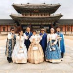 Sebuah Baju Tradisional Pakaian Korea Hanbok