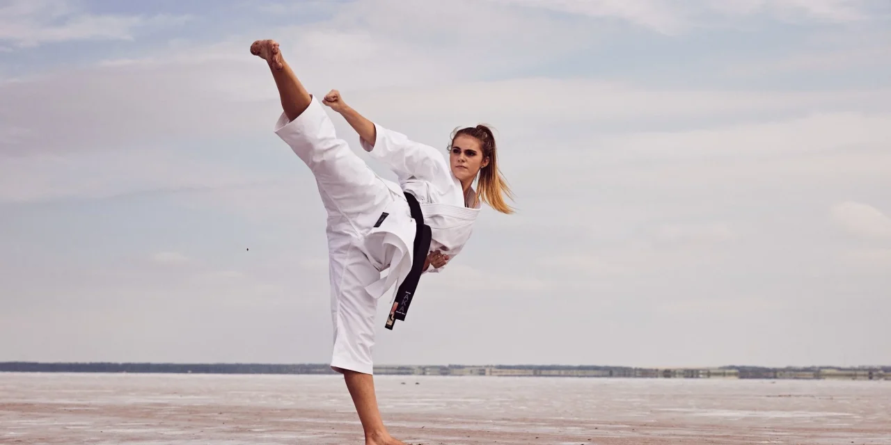 Olahraga Kekuatan Karate Dalam Membela Diri