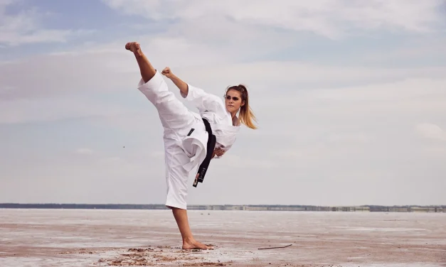 Olahraga Kekuatan Karate Dalam Membela Diri
