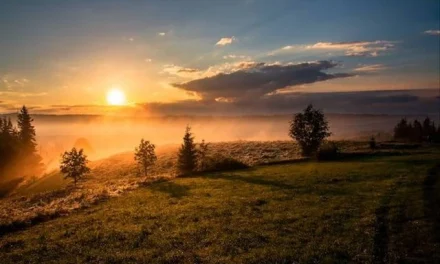 Santai Melihat Sunrise Dan Menikmati Keindahannya