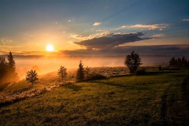 Santai Melihat Sunrise Dan Menikmati Keindahannya