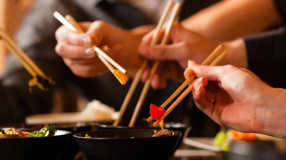 Peralatan Makan Tradsional Sebuah Sepasang Sumpit