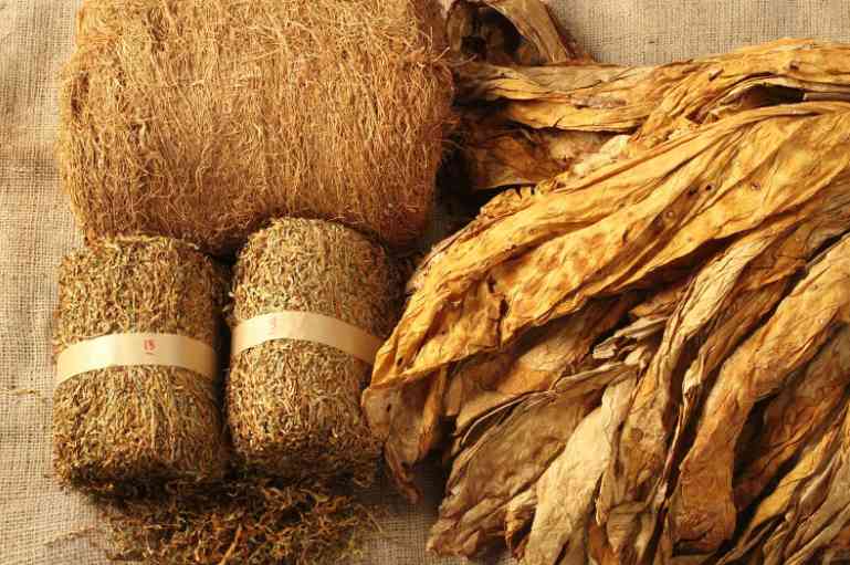 Produk Gulungan Tembakau Kering Atau Rokok