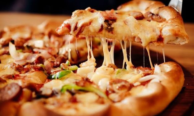 Makanan Populer Italia Sebuah Pizza Bulat