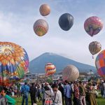 Sebuah Mainan Karet Balon Dengan Berbagai Bentuk