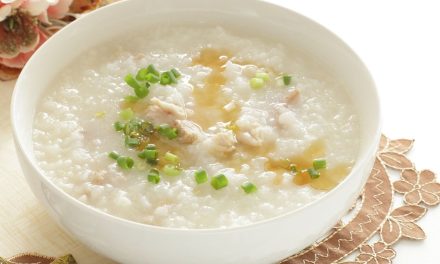 Makanan Hidangan Bubur Dengan Tekstur Lembut
