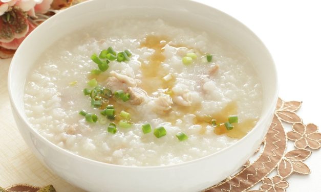 Makanan Hidangan Bubur Dengan Tekstur Lembut