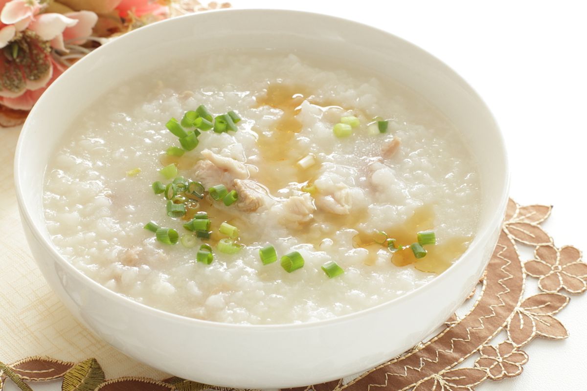 Makanan Hidangan Bubur Dengan Tekstur Lembut