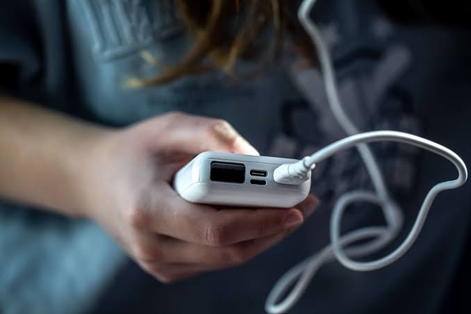 Perangkat Daya Powerbank Dengan Berbagai Penggunaan
