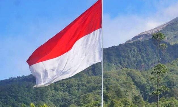 Sebentang Kain Bendera Dengan Berbagau Warna Dan Makna